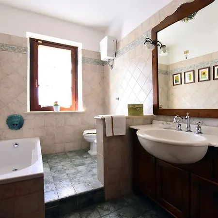 Locazione Turistica Casa Di Claudio Tatil Evi